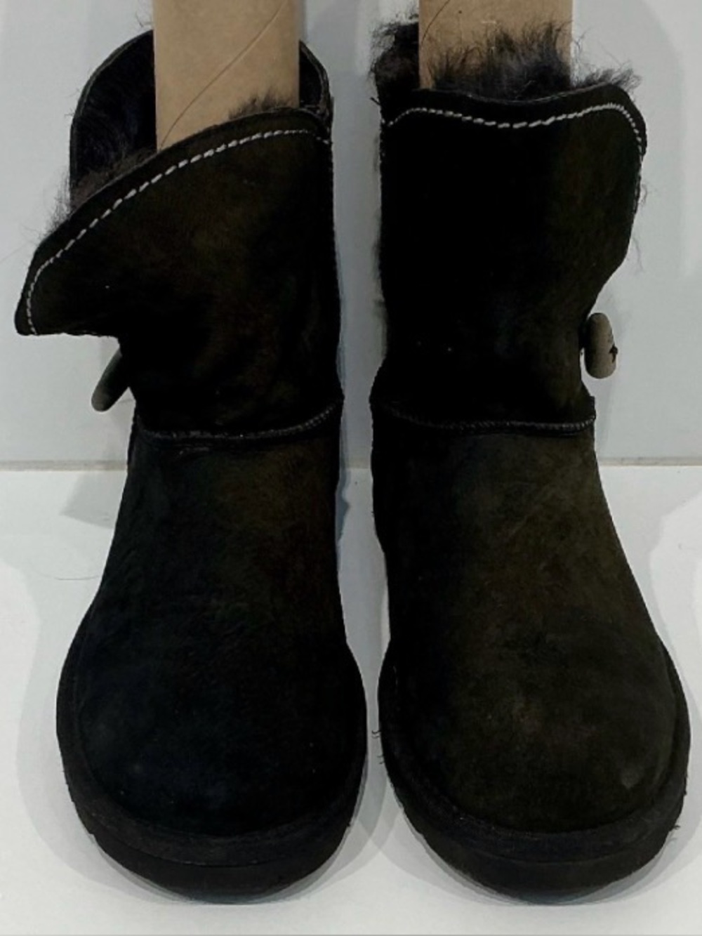 UGG size 8, Black Winter Boots, gently preloved
